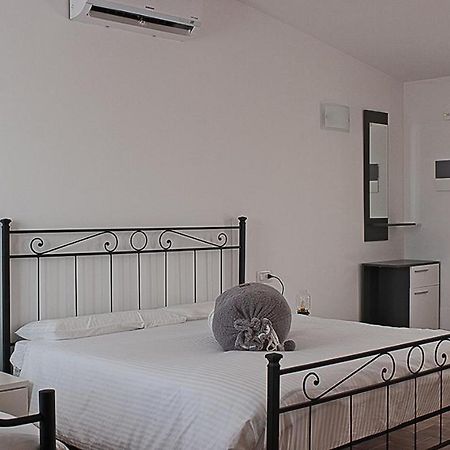 Ruda Agriturismo Pelos מראה חיצוני תמונה